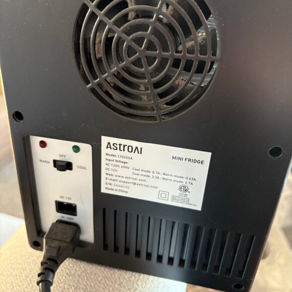 Mini Fridge 2.0 Gen - Picture 4 of 5